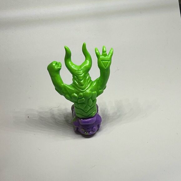 Rampage Toy Dungeons & Dungeons mashup car mini sofubi - Picture 3 of 3